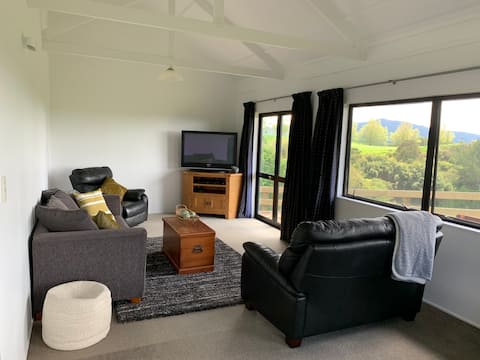 Successful Airbnb property: Lake House Arapuni - Pukeatua in Waipa District East