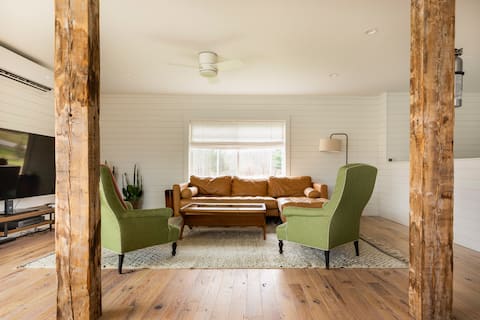 Nordic modern getaway on an Alpaca Farm