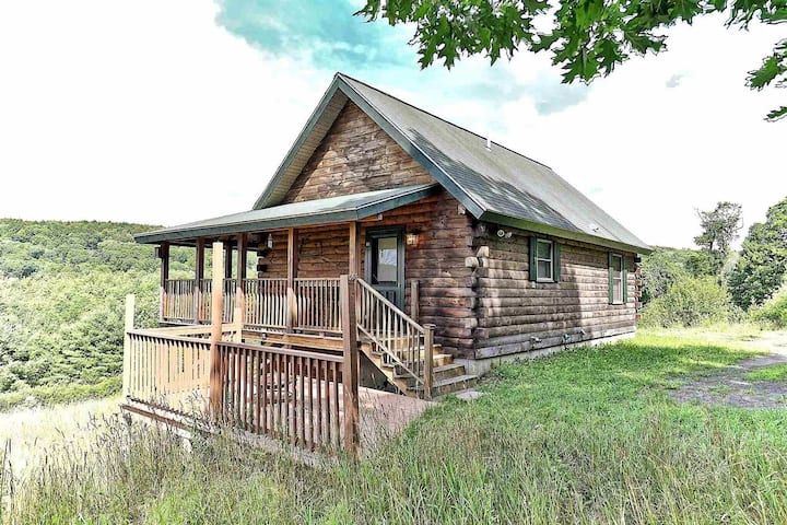 Log Cabin In The Hills, Fast Wifi, Beautiful Views - Charlestown, NH