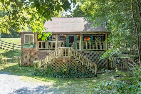Private Cabin with NEW Hot Tub & Hammock