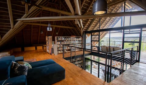 The Lazy Leopard Lodge & Guest Cottage