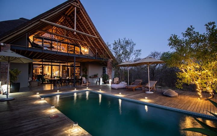 The Lazy Leopard Lodge & Guest Cottage
