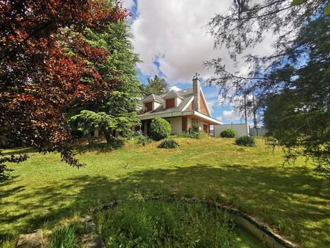 Chalet 22 pax 3 km from Salamanca. Swimming pool
