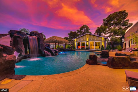 Contemporary 12BD/12BA Private Villa w/Sportscourt
