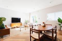 Chic+Courtyard+Retreat%3A+1BR+Airbnb+Gem