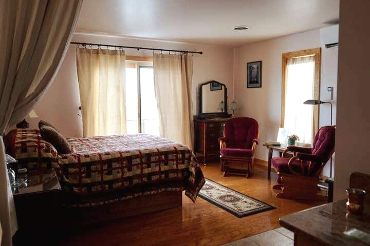 Chumba cha Oak room vitanda viwili vya malkia