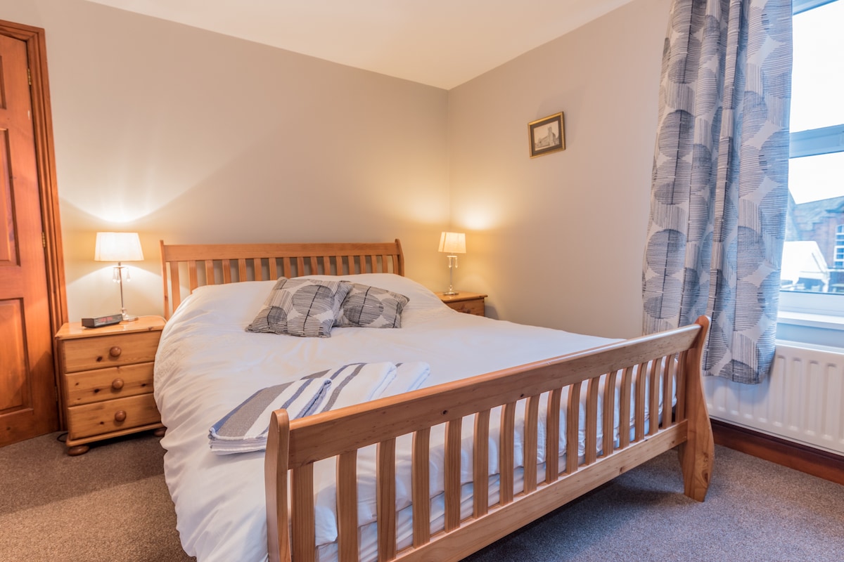 Dormitorio principal con cama king size