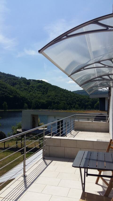 Fewo" Stausee Obermaubach" with lake mountain views