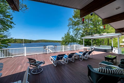 Renovated Lake House-Hot Tub-Deck-Outdoor Kitchen