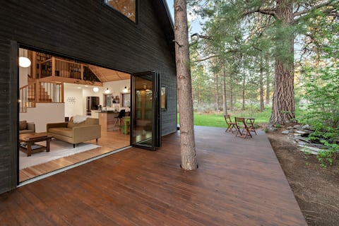 Modern Cabin Near Crater Lake