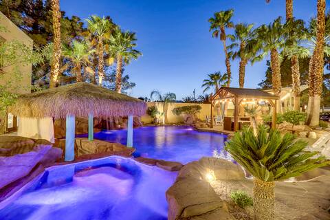 Luxurious 12BD/13BA Mansion w/ Two Resort Pools!