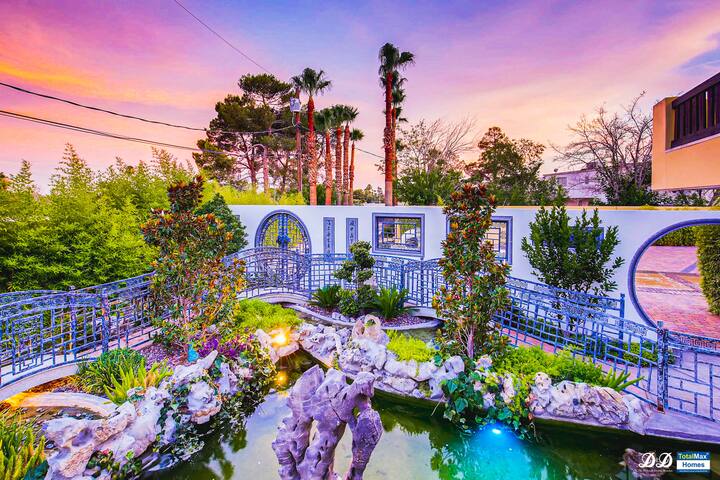 DD2 Luxurious 12BD/13BA Mansion w/ 2 Resort Pools gallery image 5