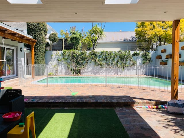 Comfortable, Family Claremont Home gallery image 4