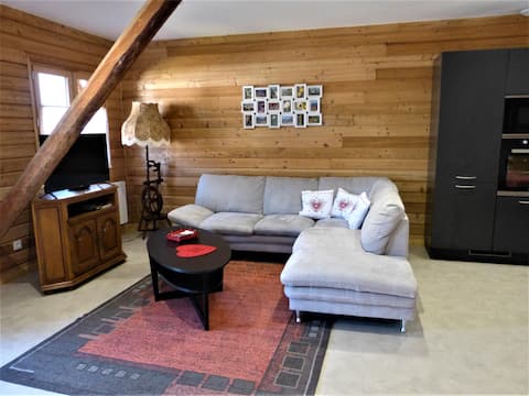 Top Airbnb: "Le Colliery" Restored farmhouse Furnished 3 Stars in Albiez Montrond