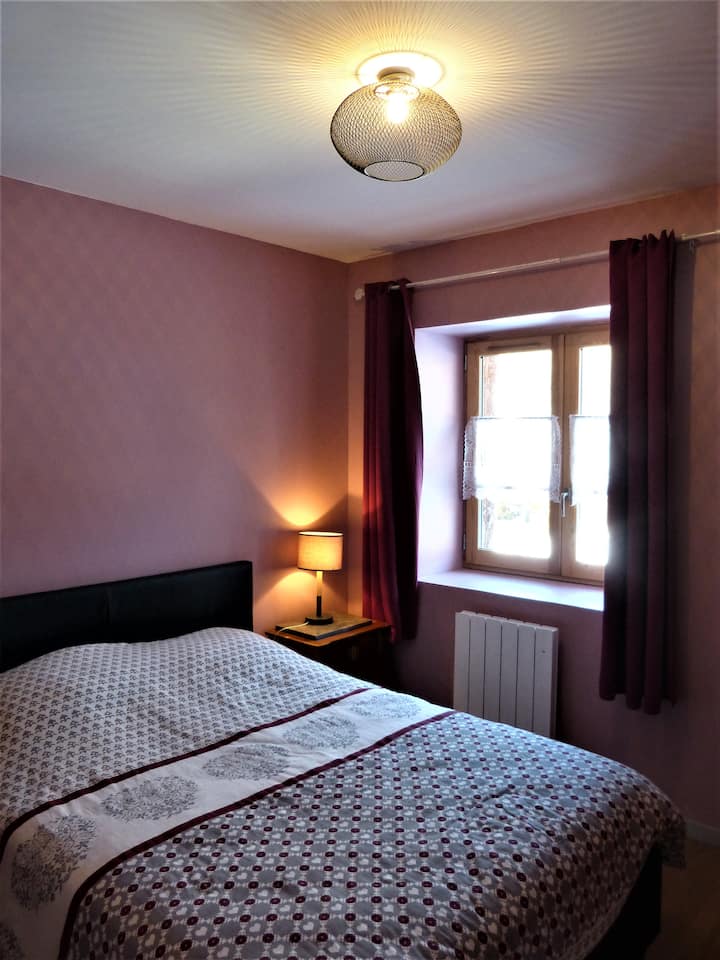 一楼第一间卧室 