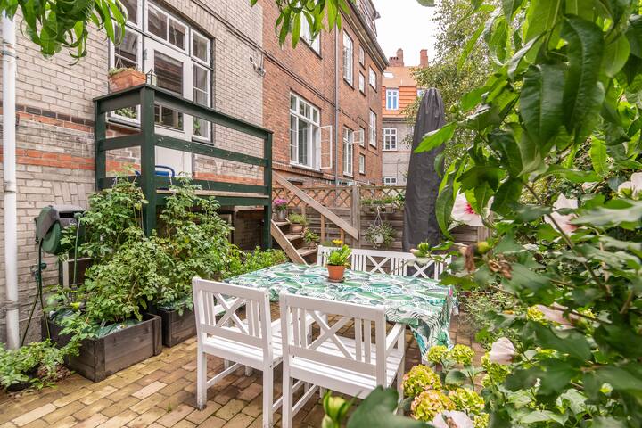 Cool and cosy townhouse in city gallery image 2