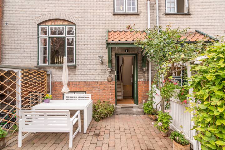 Cool and cosy townhouse in city gallery image 5