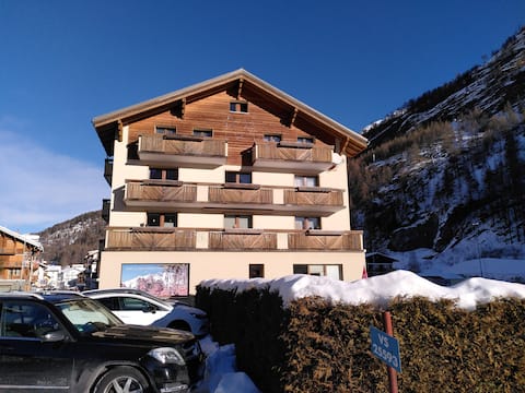 Spacious apartment in the middle of the Saaser mountain world