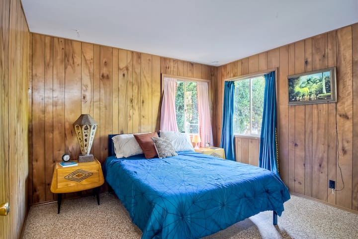 Segundo dormitorio espacioso junto al pasillo 