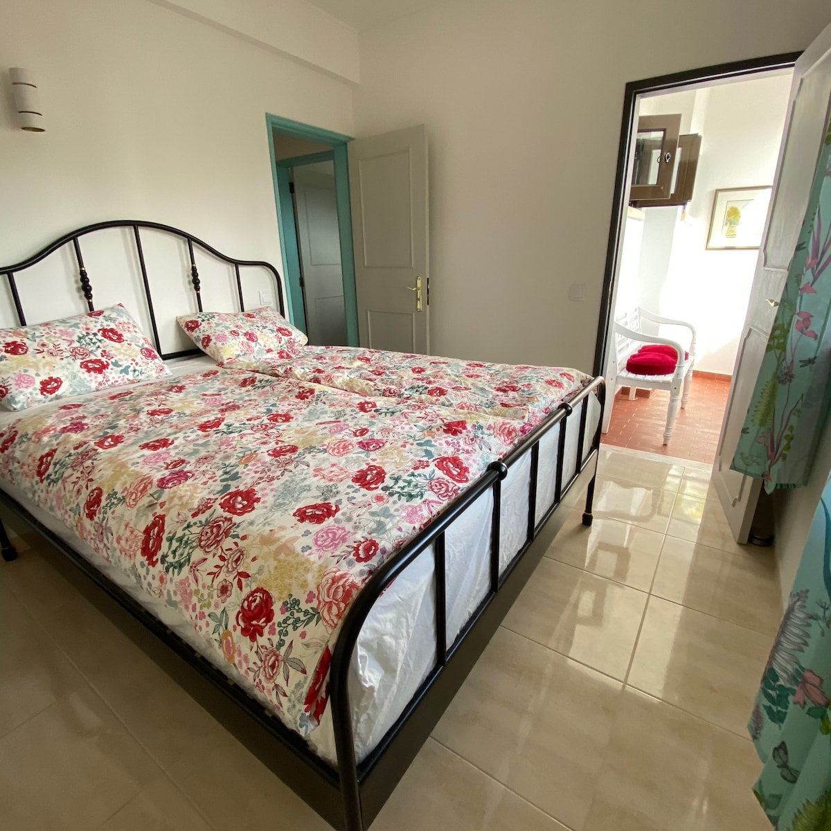 الوصول إلى الشرفة غرفة النوم رقم 1