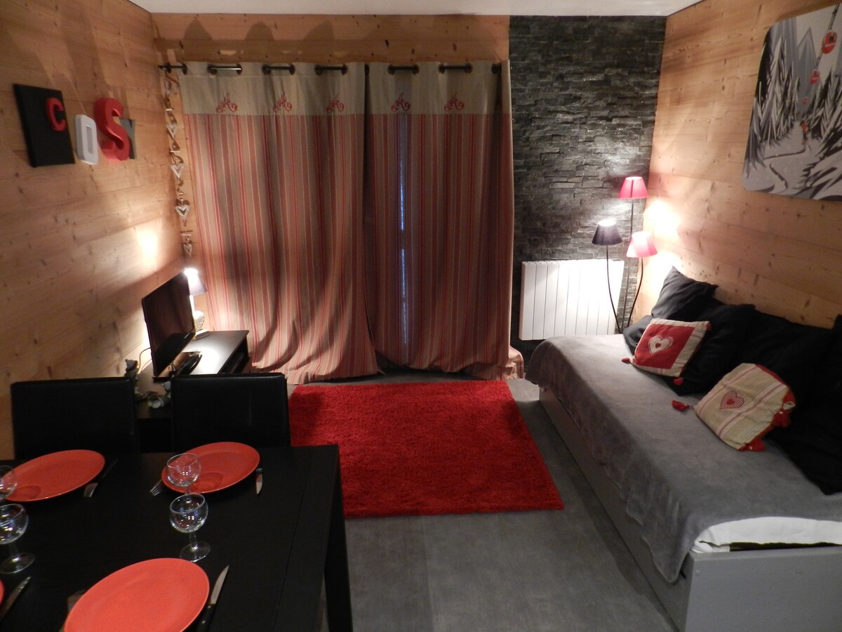 Popular Airbnb listing: 32 m2 apartment fully renovated to standard in Villarodin Bourget