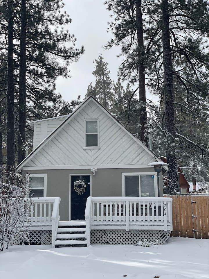Cozy Cub Cabin: Fenced W/cali-king, Bbq & Fire-pit - Sugarloaf, CA