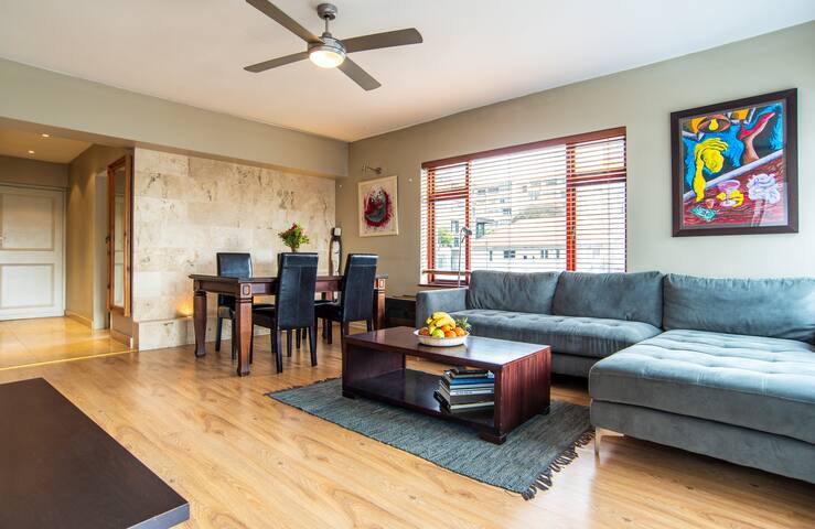 BRIGHT & SPACIOUS SEA POINT APARTMENT WITH BALCONY gallery image 3