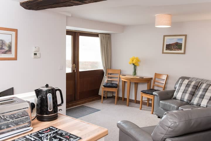 A Comfy, Well Equipped Space In The Brecon Beacons - Crickhowell