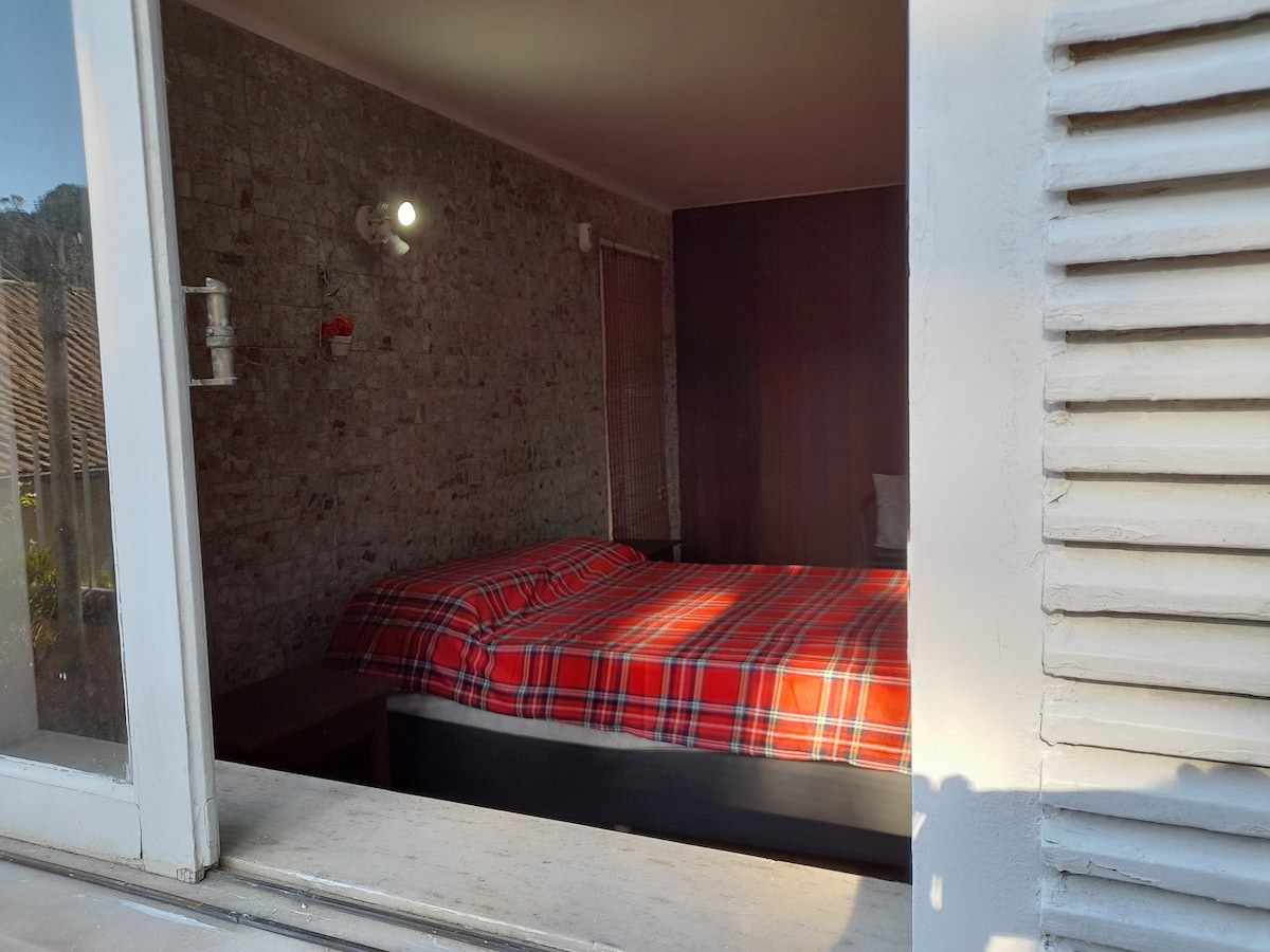 ventana al aire libre con vistas.