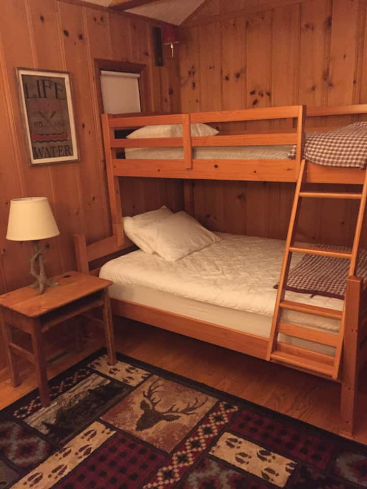 ห้องนอน 2 - เตียงแฝดมากกว่าเตียงสองชั้นเต็ม