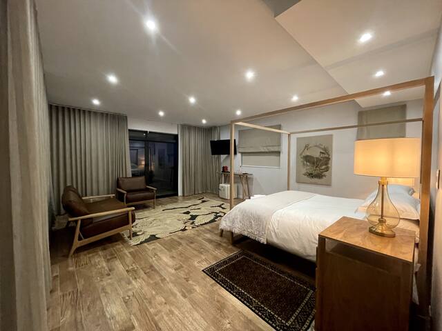 Beautiful beach front family home in Sunset Links gallery image 2