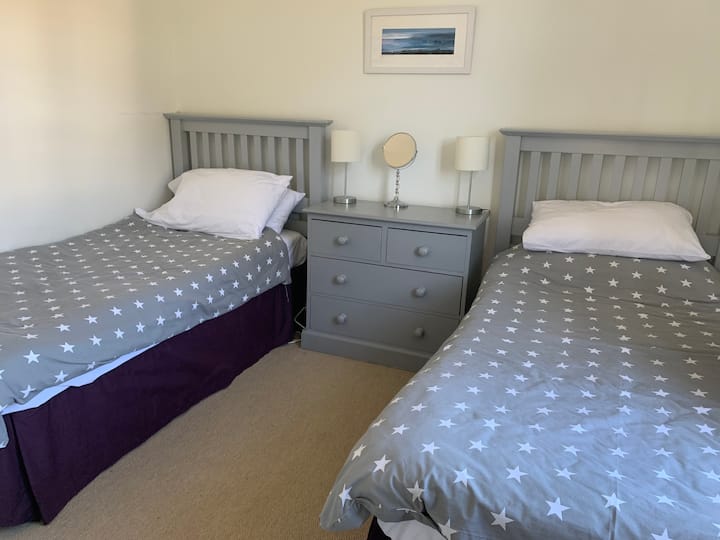 غرفة النوم 2