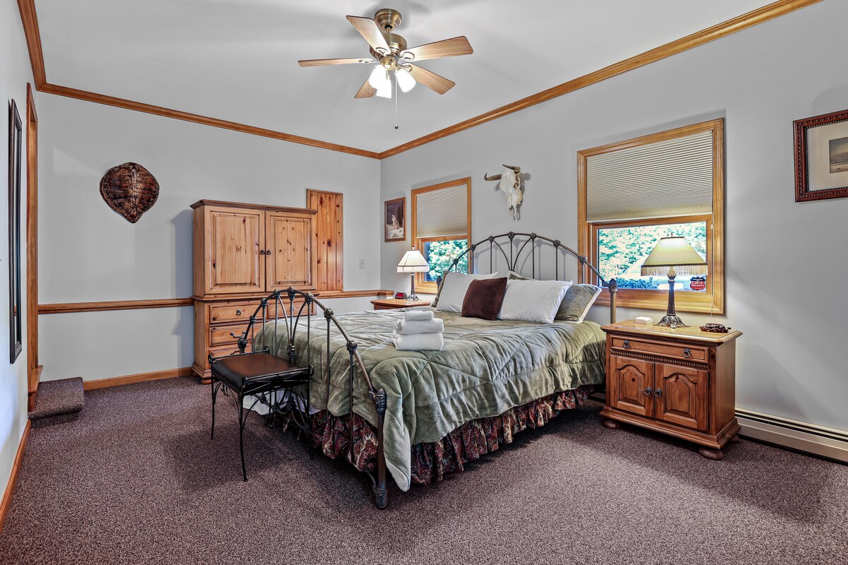 Dormitorio principal con cama king size