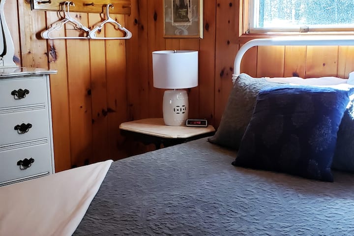 Main Level Bedroom Queen