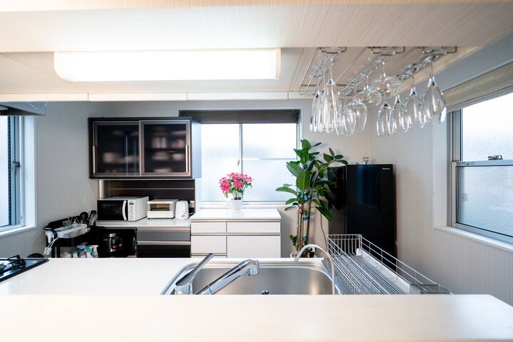 #JR Shin-Okubo 5 / 12 people OK 4 bedrooms/ totel gallery image 4