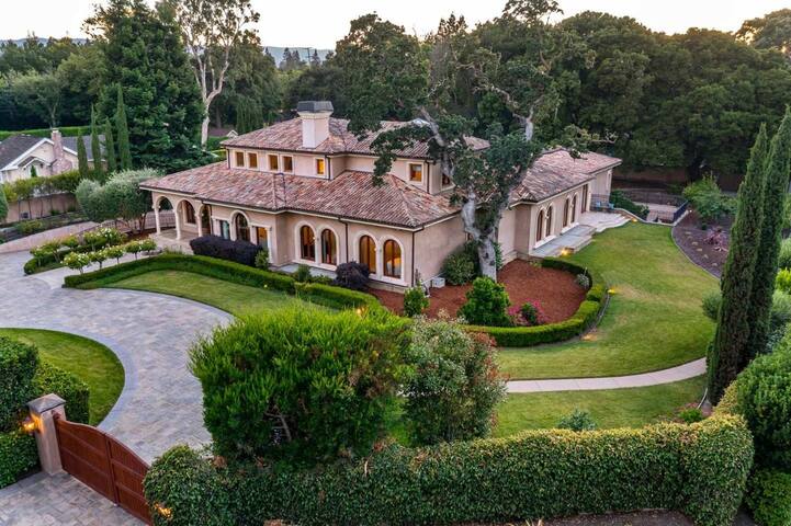 $14+mil estate, 2.5 miles from Stanford gallery image 3