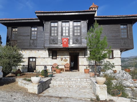 Ali Pasa Konagi live in Ottoman style sadraza