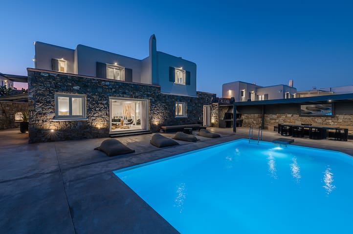 Tohu Villa 1, 5BR,heated jacuzzi and Private pool! gallery image 2