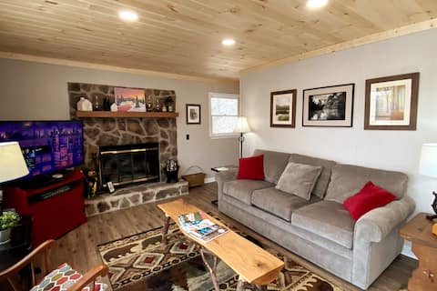 Successful Airbnb property: Treetop Cabin w/ firepit + Mountain Stream in Sky Valley