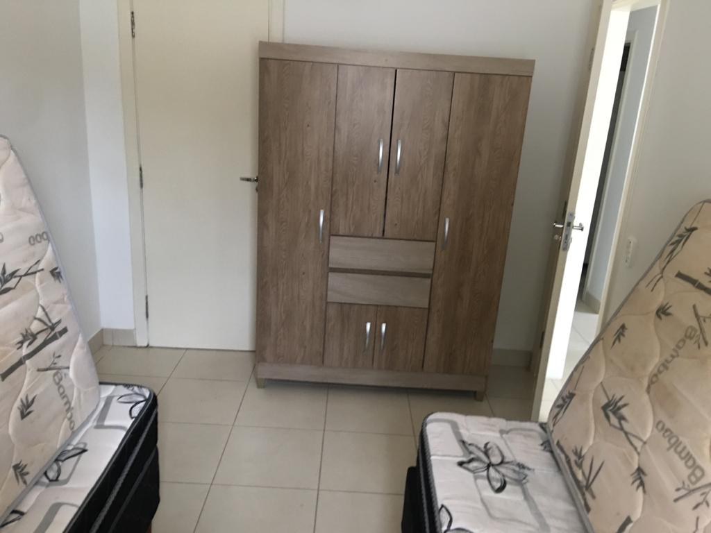 חדר עם שתי מיטות + ארבעה מזרנים