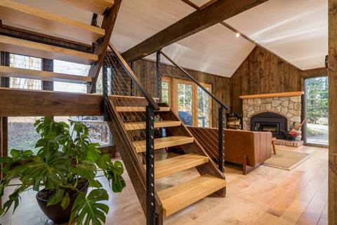 Modern 3-bedroom A-frame in Londonderry w/ Pond