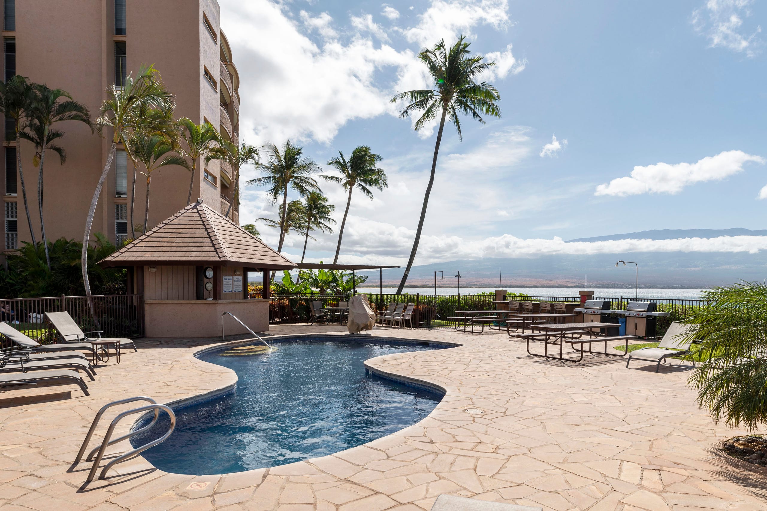 Condo in Wailuku · ★4.92 · 2 bedrooms · 2 beds · 2 baths - Image 23