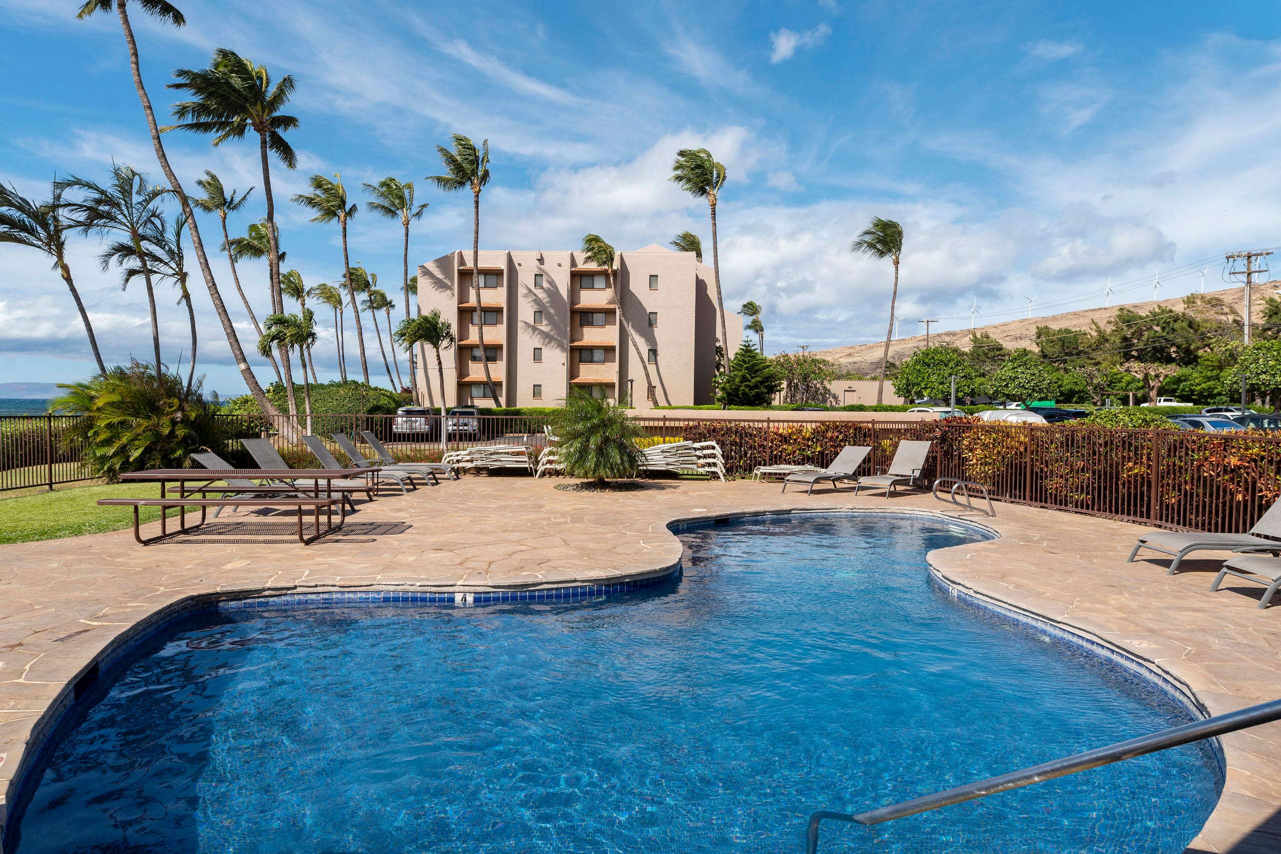 Condo in Wailuku · ★4.92 · 2 bedrooms · 2 beds · 2 baths - Image 18