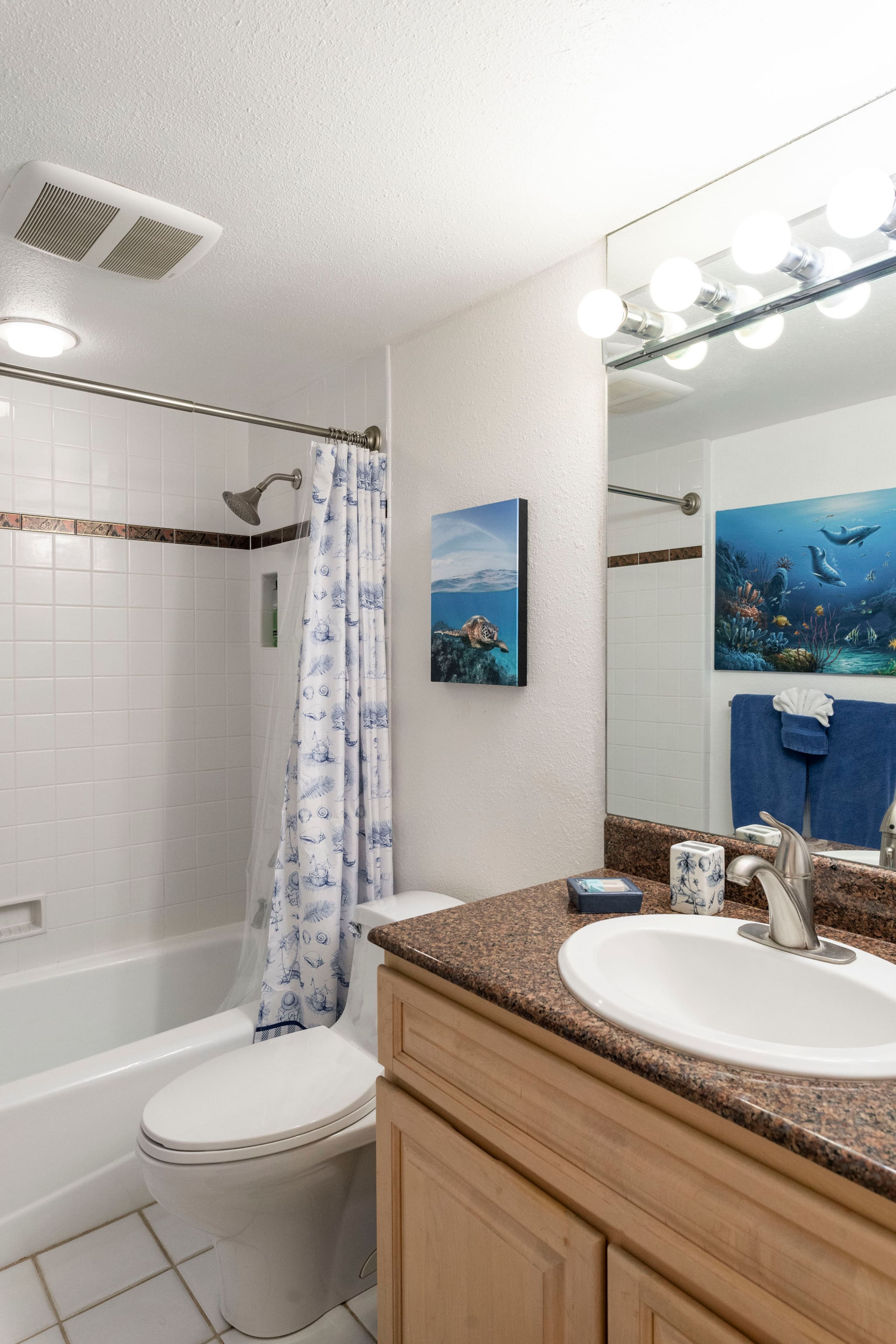 Condo in Wailuku · ★4.92 · 2 bedrooms · 2 beds · 2 baths - Image 13