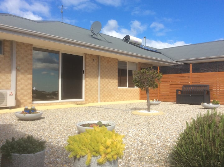 Top 10 Airbnb Vacation Rentals In Bullsbrook, Australia Updated 2024