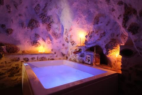 Santo'S LuXurY - hot tub and sensory shower