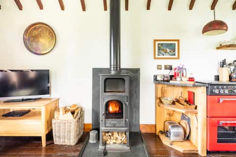 Top Airbnb: Apple House - an exquisite bohemian retreat in Kendal