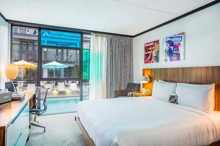 King Bed at The Verb Hotel with Outdoor Pool Boutique hotels for