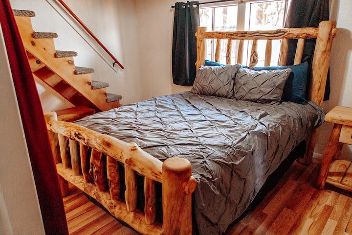 Dormitorio - Cama tamaño queen hecha a mano