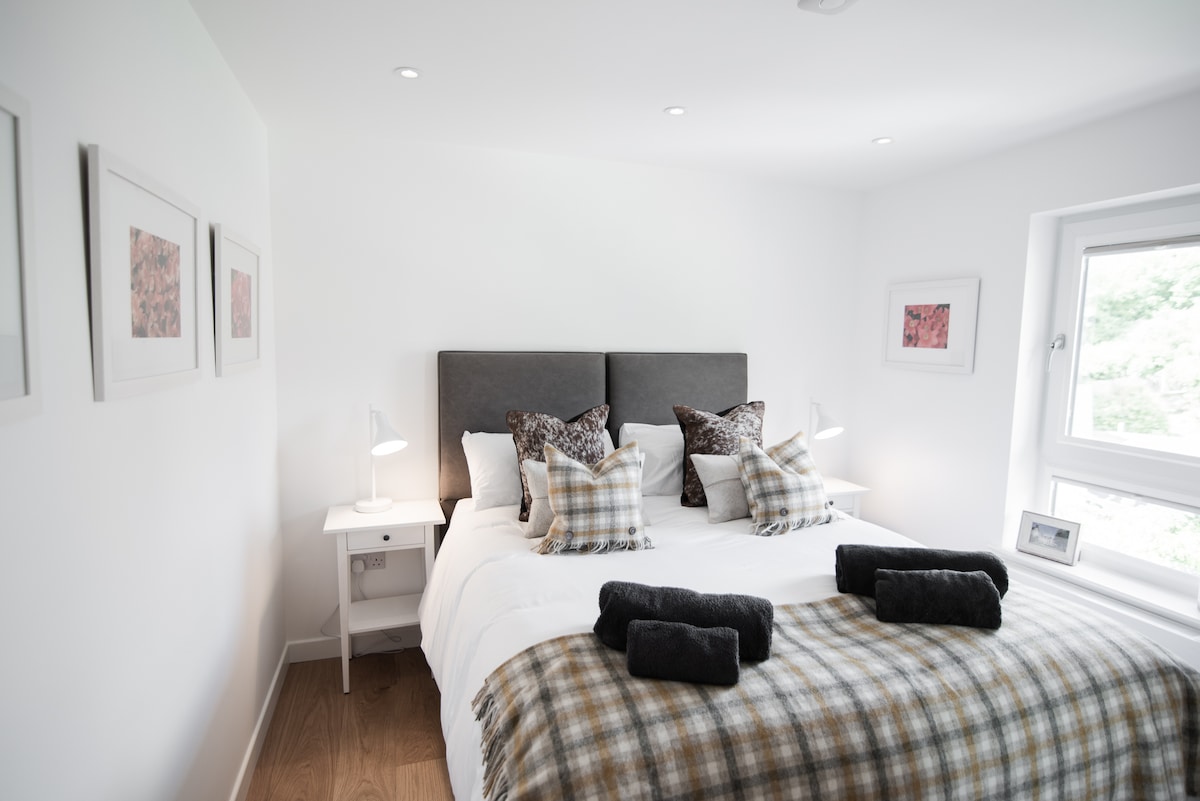 Camera da letto 2: può essere un letto king size o due letti singoli